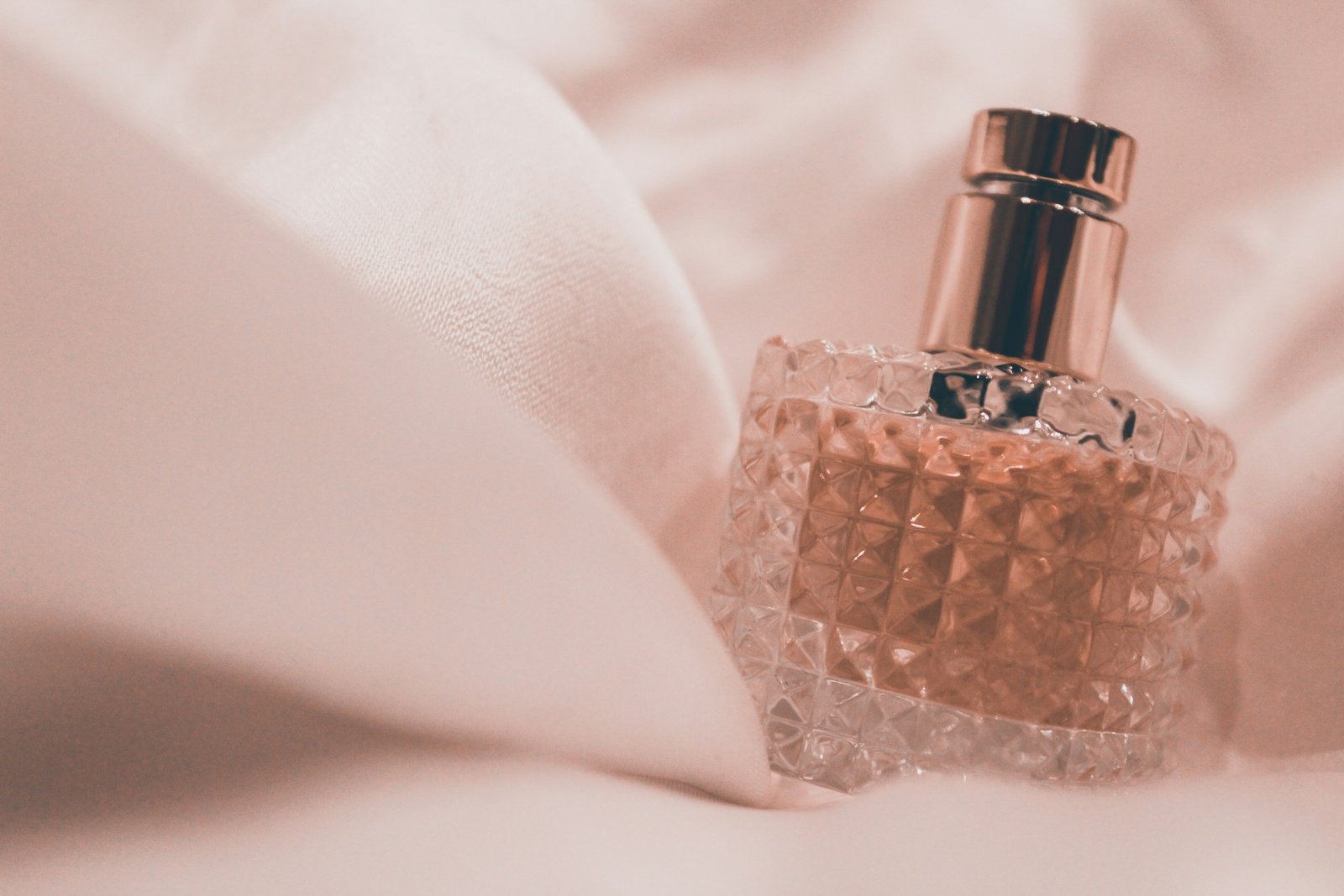 A Arte de Escolher uma Fragrância que Combina com Sua Personalidade