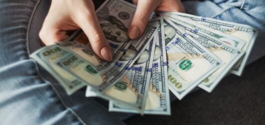 Gestão financeira para mulheres que trabalham com conteúdo adulto