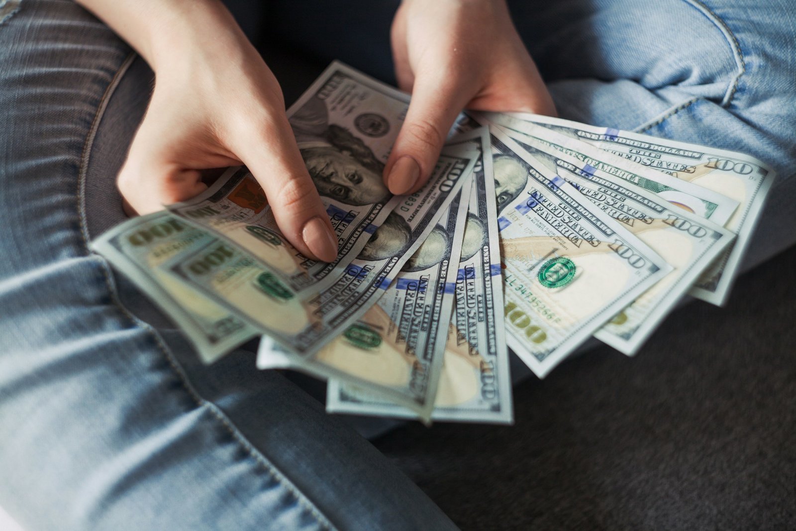 Gestão financeira para mulheres que trabalham com conteúdo adulto